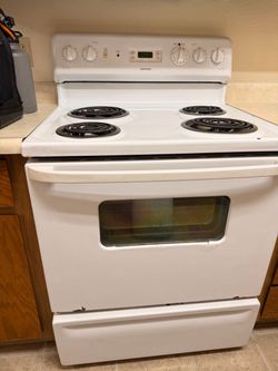 HOTPOINT WHITE ELECTRIC COIL RANGE STOVE FOR SALEEEE!!!