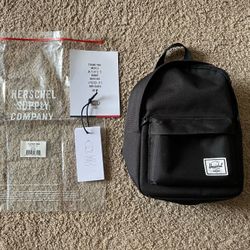 🎒 Herschel Classic Mini Black Backpack – Like New! 🎒 📍Pick up in Bellevue Check out my other listings too!
