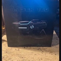 laser tag set up of four in excellent condition/with Batteries 