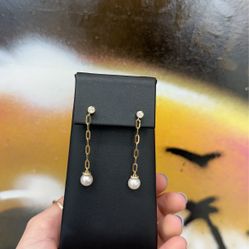 14kt Pearl Earrings 