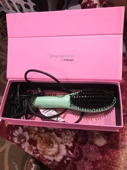Downtown heated straightening brush