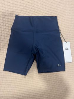 ALO Yoga Airlift Energy Short Navy New In Bag