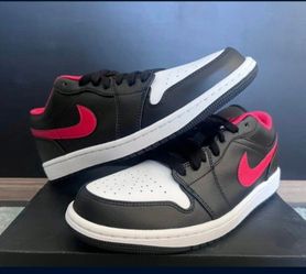 2022
Air Jordan 1 Low 'White Toe' size 10