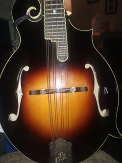 The Loar mandolin Model: LM-520-VS