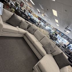 ‼️Last One ‼️ U Shape Sectional 