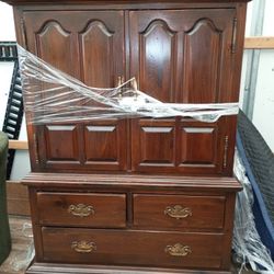 Antique Dresser With Multiple Drawers Inside