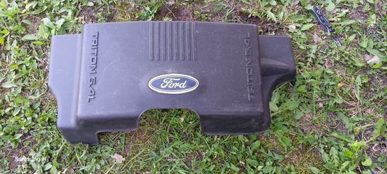2003-04 FORD EXPEDITION 5.4L engine cover