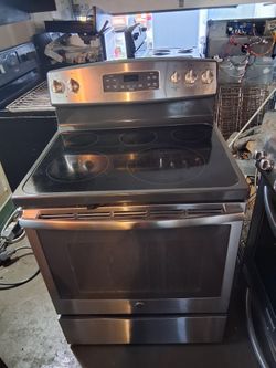 GE Stainless Glass Top Range (Stove/Oven) - Can Deliver 