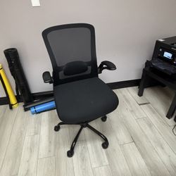 Rolling Chair Or Office Chair 