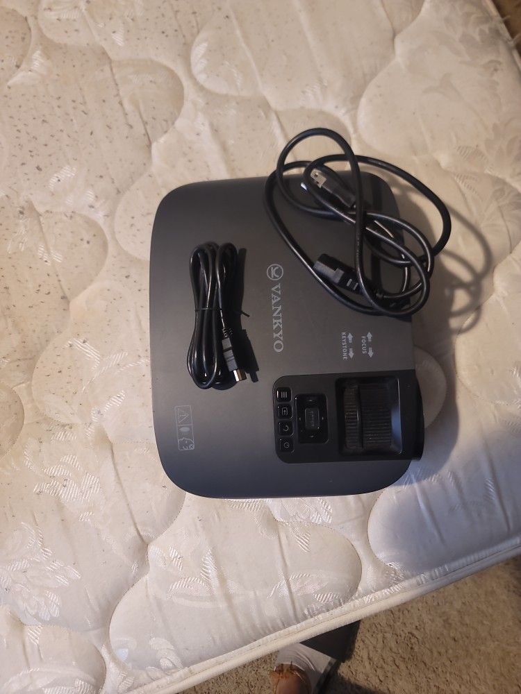 Vankyo Projector With Bag