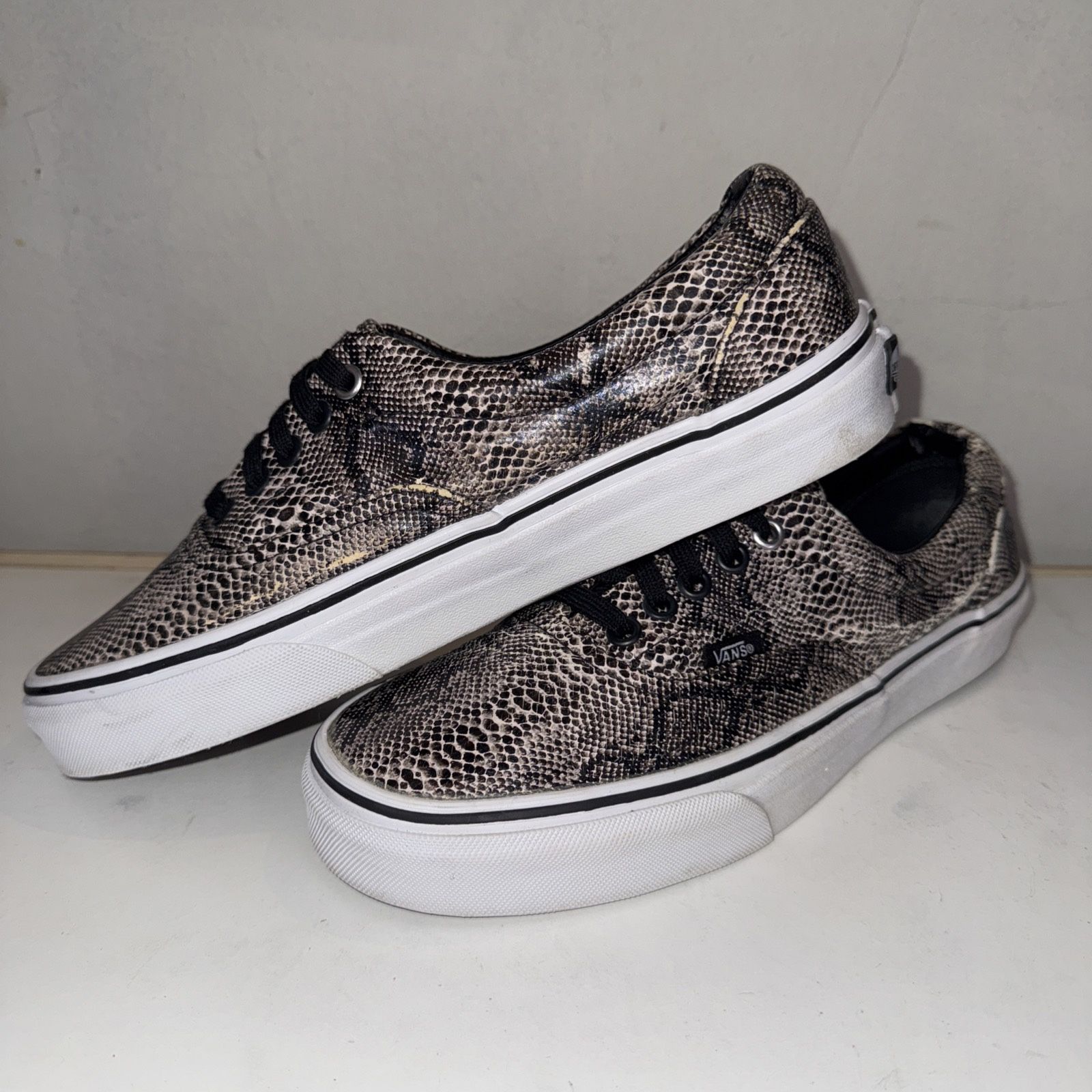Rare Vans Sk8 Low Snakeskin Shoes Women’s 9.5