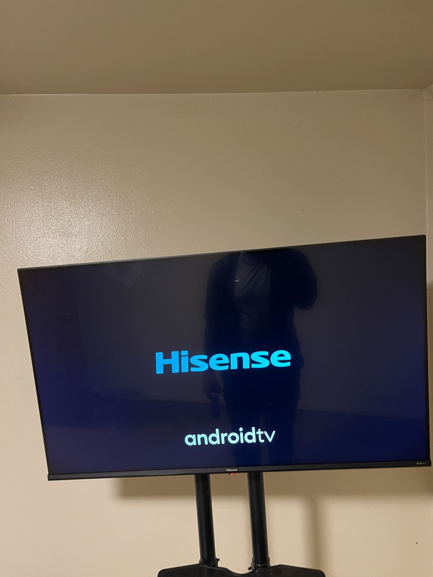 Hisense Roku Smart tv 43in