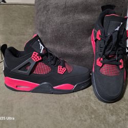 Jordan 4 Red And Thunder Size 10  $200 