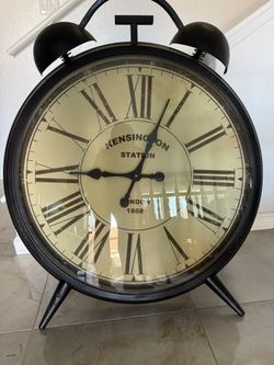 Oversized Vintage-Style “Kensington Station” Clock – Industrial Decor