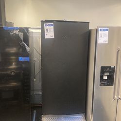 New Garage Frdige (comes With Warranty)