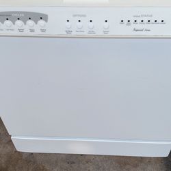 White Whirlpool Dishwasher Excellent Condition 