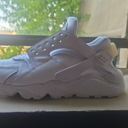 Nike Air Huarache Size 7
