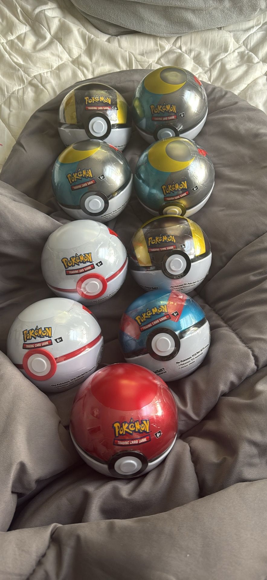 POKEMON Ball Tins 