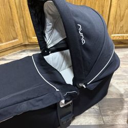 Nuna Bassinet 