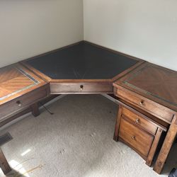 Riverside Furniture Corner Office Desk With File Cabinet