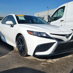 2023 TOYOTA CAMRY SE SEDAN 4D