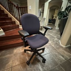 Beautiful And Comfortable Mia Steelcase Chair Is Great For Gaming Or Work Office 