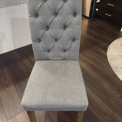 Set of 4 Modern Gray Upholstered Dining Chairs – Comfortable & Stylish