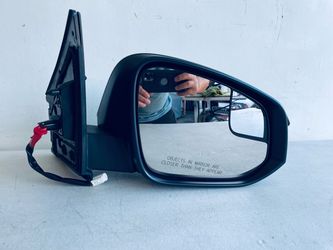 2013-2018 TOYOTA RAV4 RIGHT PASSENGER SIDE VIEW MIRROR OEM  3 wires
