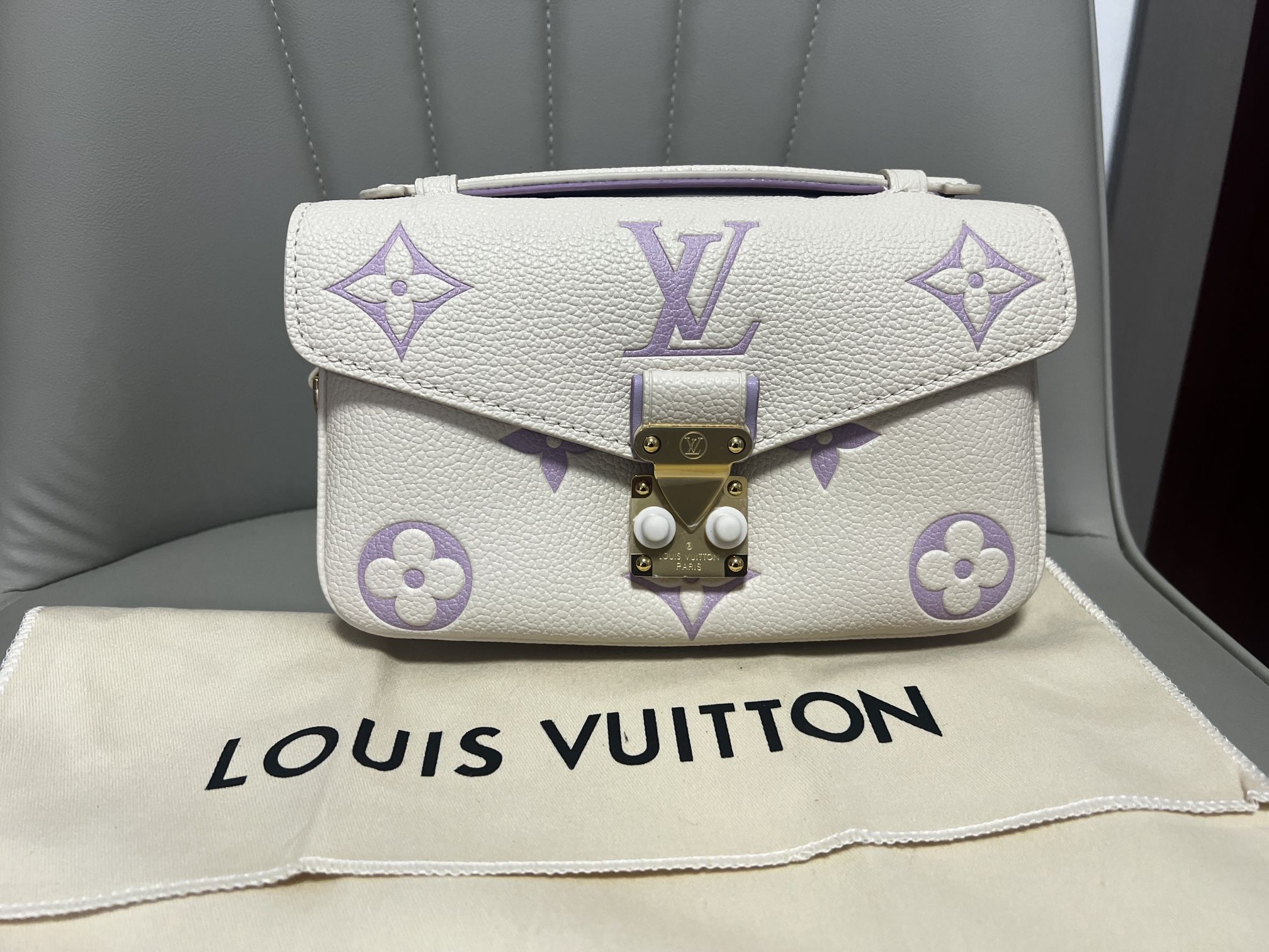 Louis Vuitton Pochette Métis