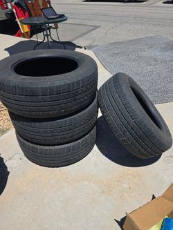 265 60 R18- Used Tired(Like New)