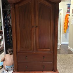 Baby Cache Crib/Toddler Bed/Armiore/Long Dresser