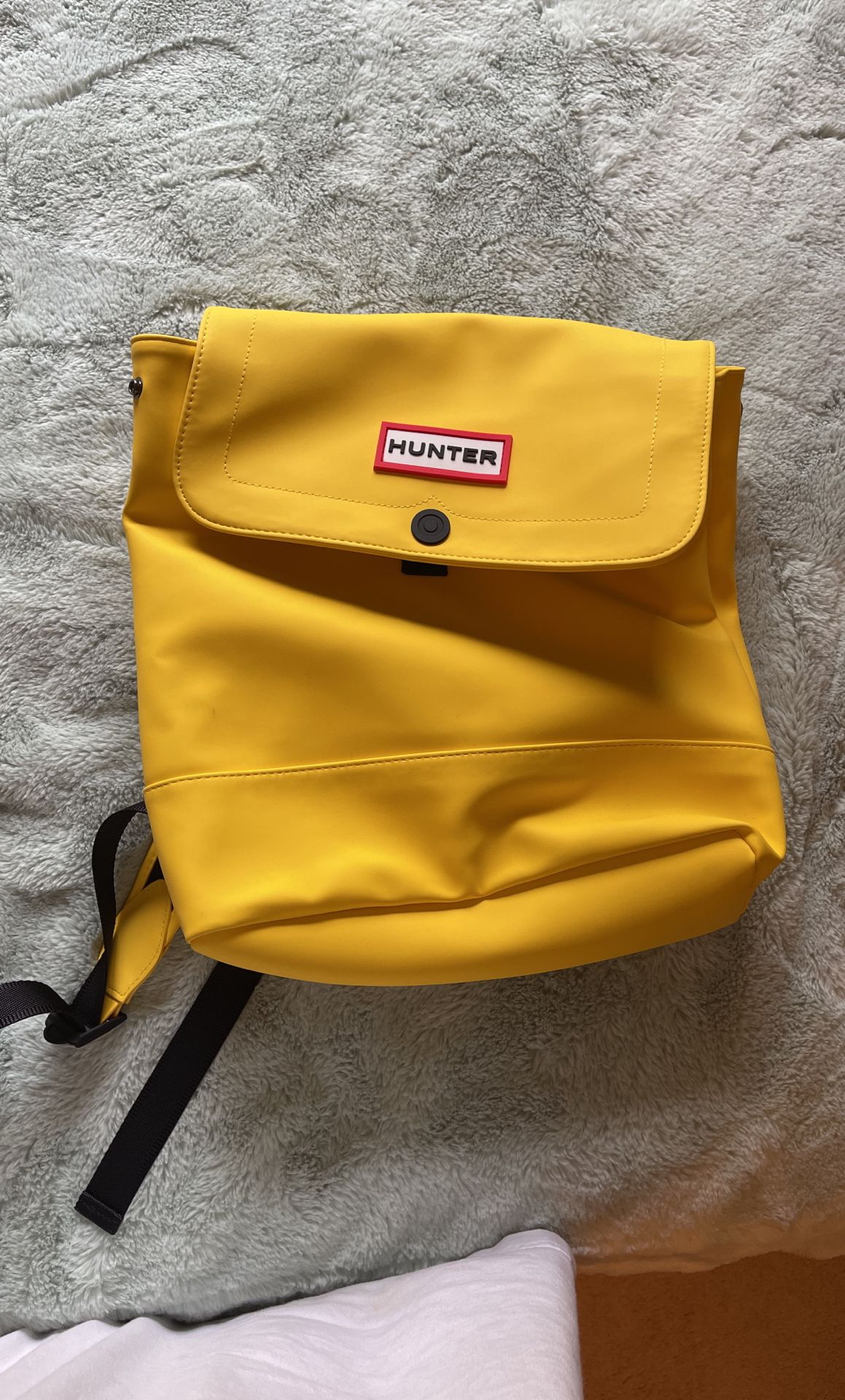 Hunter cheap yellow backpack