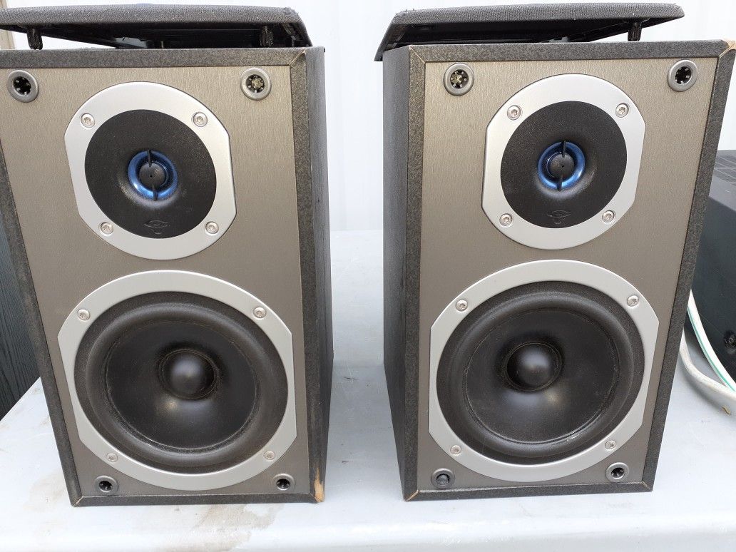 Cerwin-Vega V-5m Bookself Speakers