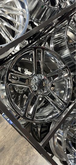 24s chrome wheels tires new 6lug Chevy trucks