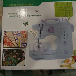 Household mini Sewing Machine like NEW