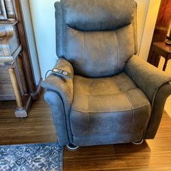 Ashley powerlift Recliner With Heat And massage Like New