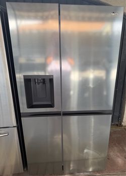 LG~✨ Amazing Stainless Steel side x side refrigerator in excellent condition