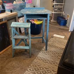 Vintage Desk With Ladder