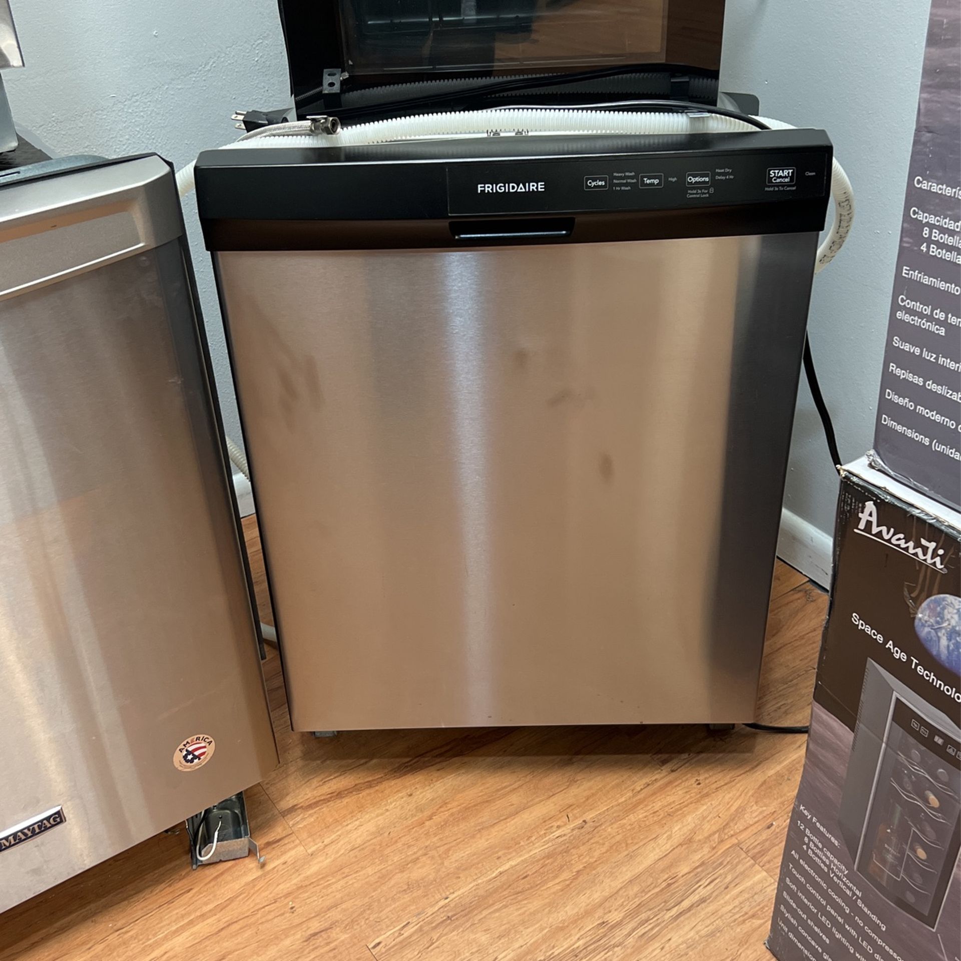 FRIGIDAIRE DISHWASHER 24”