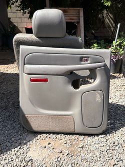 Yukon Denali Xl LR door panel
