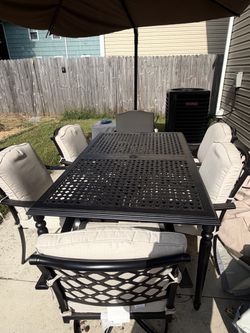 Dining set with cushion