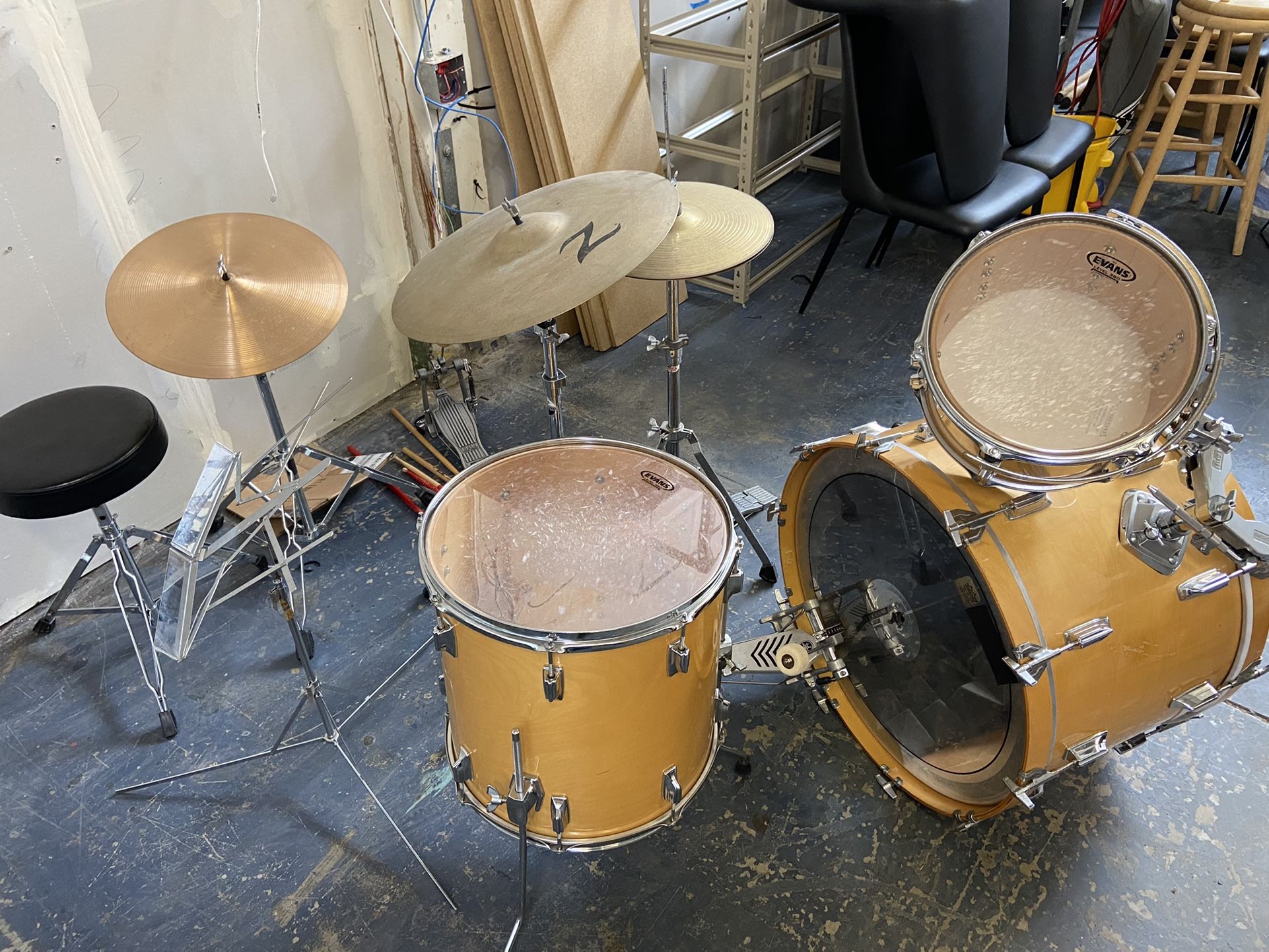 Maple TAMA Drum-kit. 