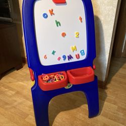 Crayola Creative fun Double Easel, magnetic, Dry, Erase, And Chalkboard Surface & Handy Paper Clips , Include Some Magnetic, See All Pictures Posted, 