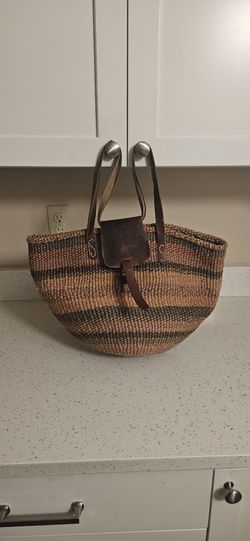 WOVEN. TOTE