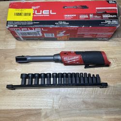 Milwaukee M12 FUEL INSIDER 12V Lithium-lon Brushless Cordless 1/4 in. - 3/8 in. Extended Reach Box Ratchet (Tool-Only)