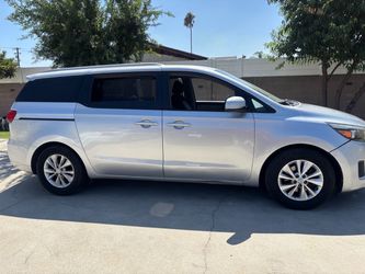 2016 KIA Sedona