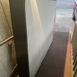 Free/ Gratis  Spring Box Queen