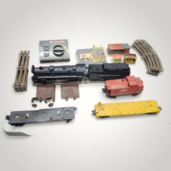 Vintage Lionel O Gauge Train Set Lot – Steam Locomotive #8632, NYC Tender, Caboose, Tracks & Accessories