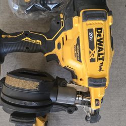 DeWalt DCN45RNB 20V Max 15 Cordless Coil Roofing Nailer