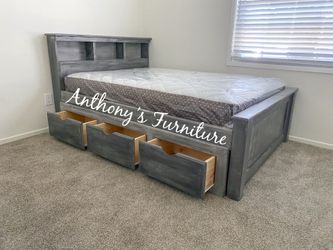 New full bed and mattress with drawers